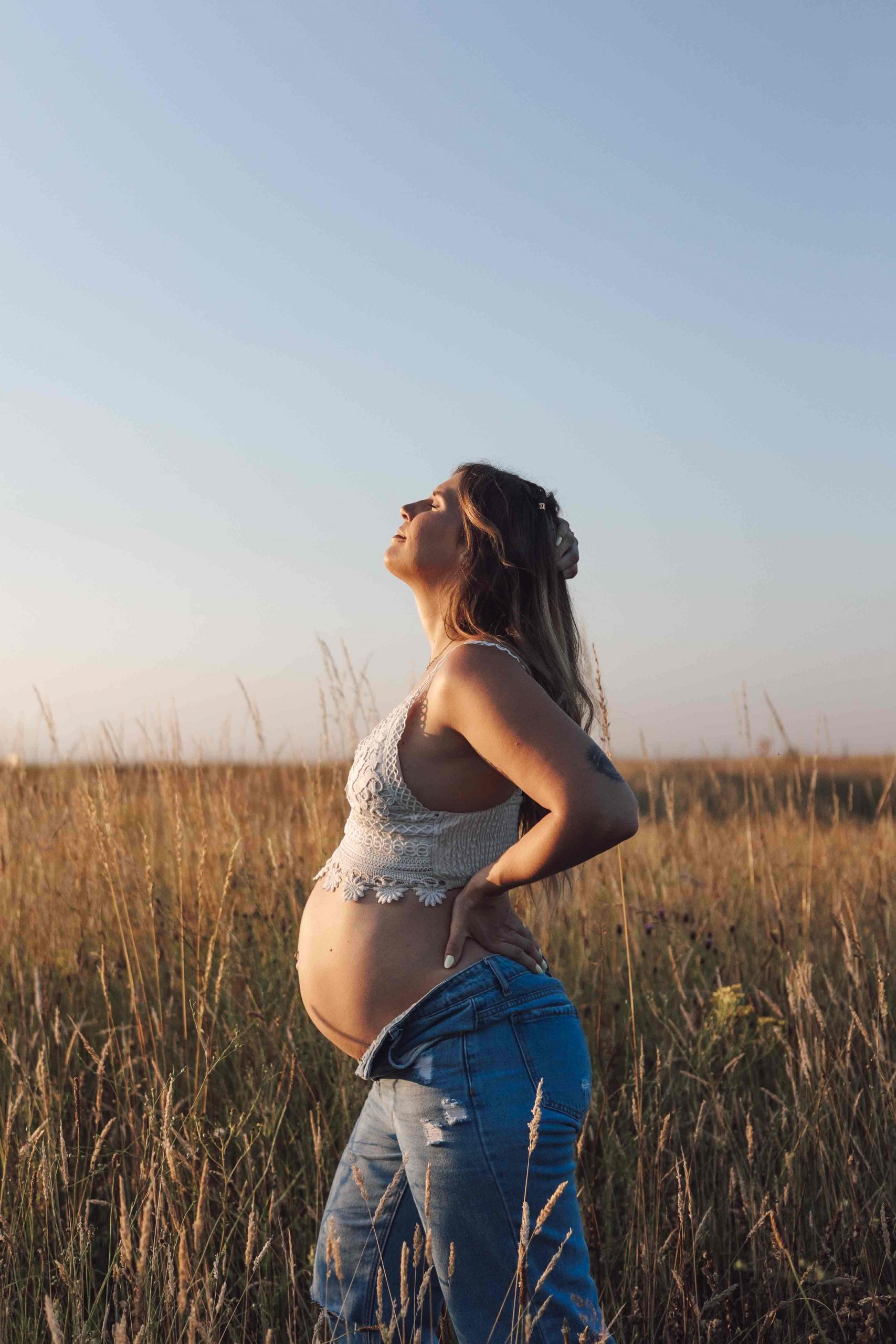 séance photo maternité portrait femme enceinte, shooting maternité avec Sandrine Afonso photographe professionnel à Tarbes