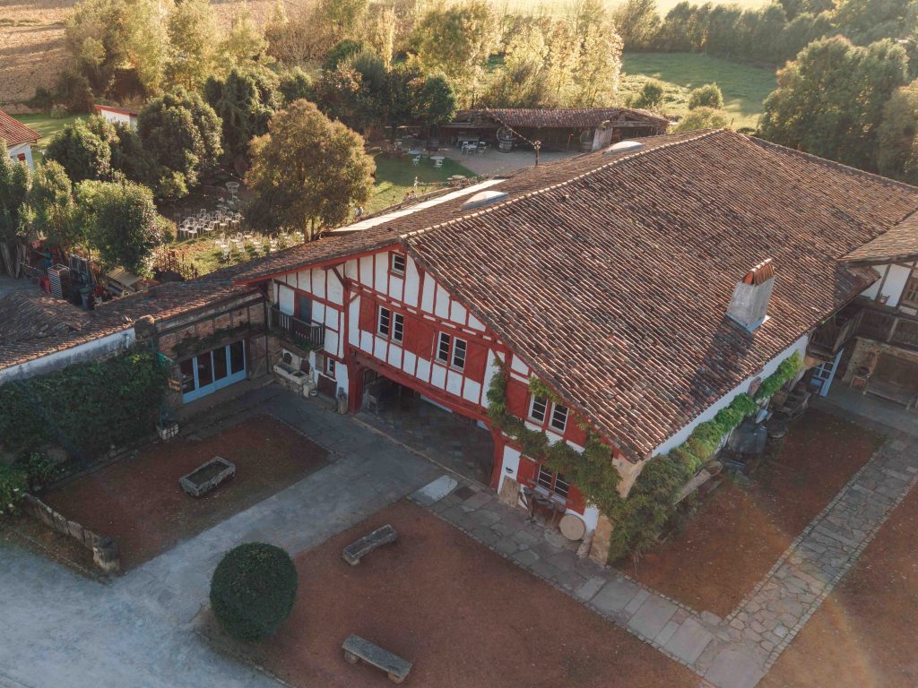 Photos drone mariage photos aériennes mariage Sandrine Afonso photographe mariage Tarbes Sud-Ouest Pays Basque Landes reportage mariage drone DJI Mini 5 Pro photographe professionnelle mariage extérieur