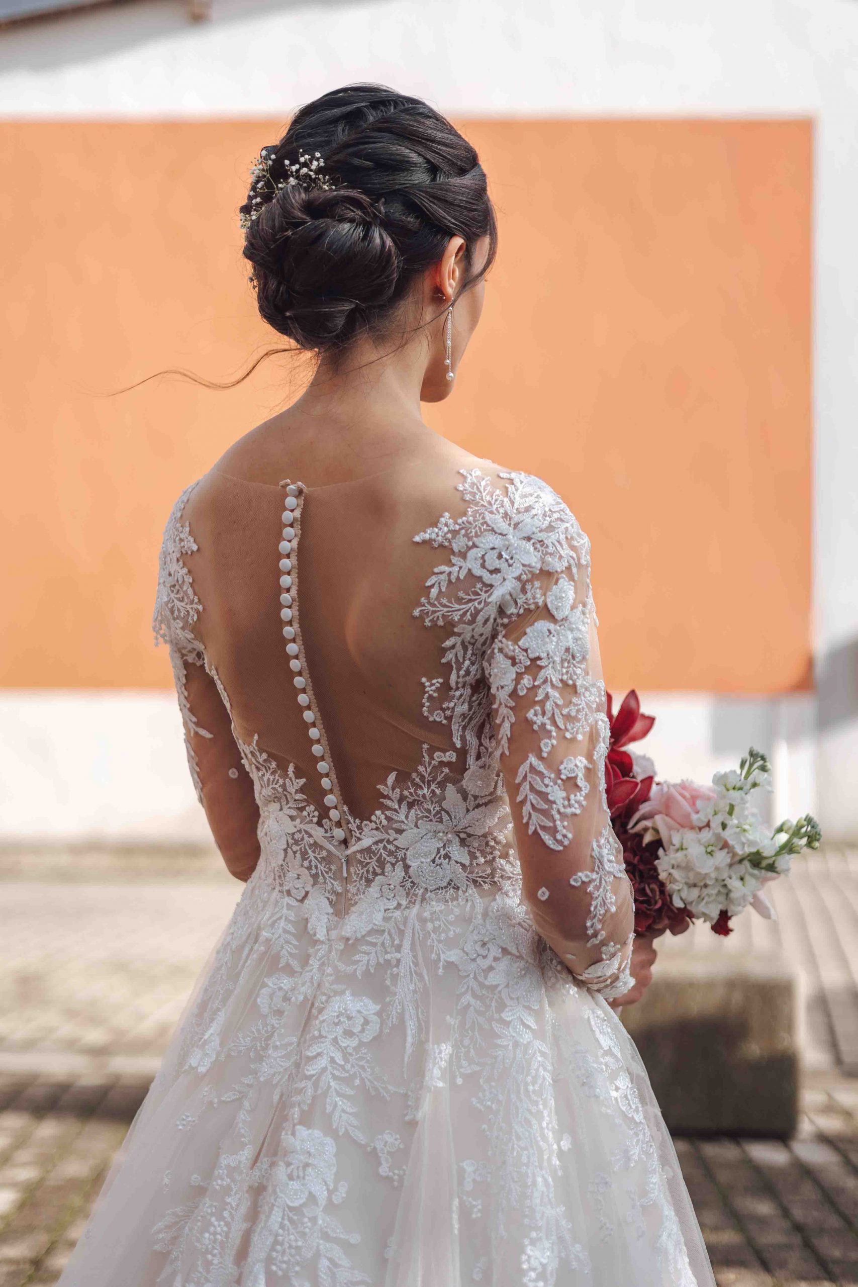 Photo de mariage Tarbes robe de mariée de dos