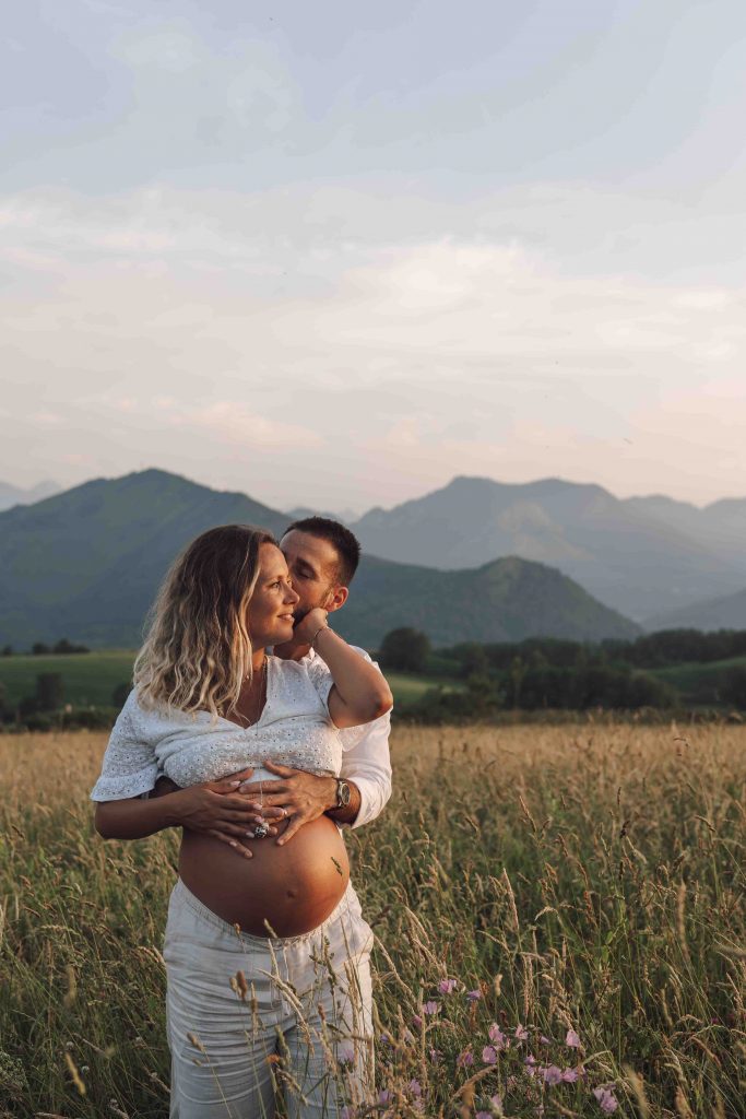 Photographe grossesse Tarbes – séance au coucher du soleil