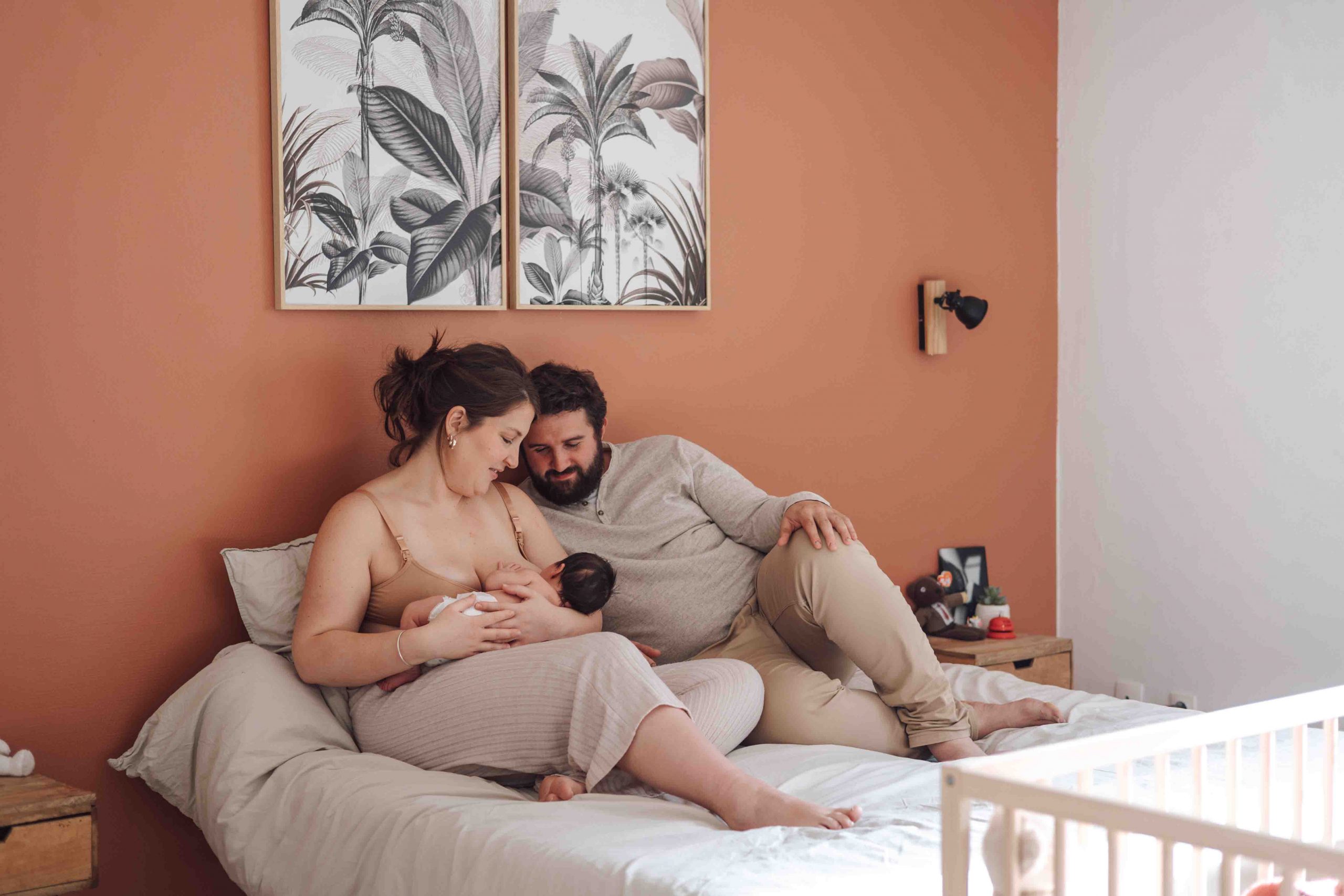 Lire la suite à propos de l’article Séance photo naissance : comment ça se passe ?