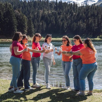 Séance photo EVJF à Payolle dans les Pyrénées avec une photographe professionnelle