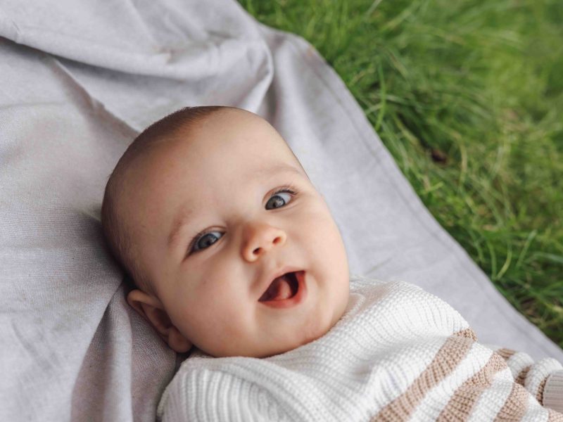 portrait photo bébé, photographe de famille Sandrine Afonso, photographe bébé Sud-Ouest, séance photo famille Landes, photographe professionnel Tarbes, séance photo naturelle bébé